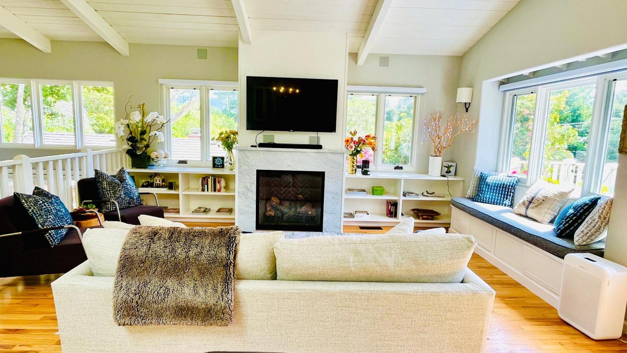 Gorgeous 3-bdrm Home, Walk To Town And Ferienhaus